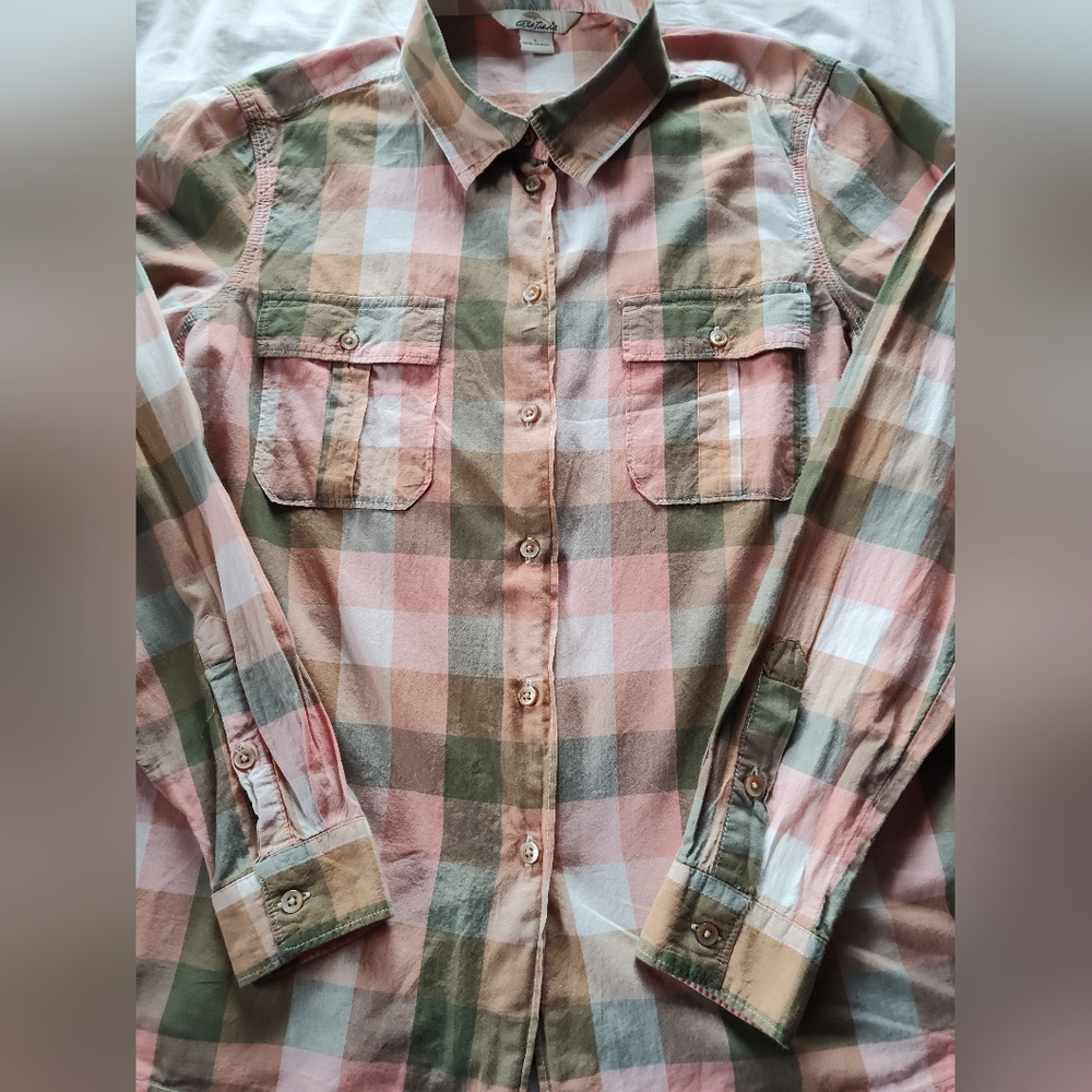 BOB TIMBERLAKE Ladies Button Up Blouse. Size Large. Long Sleeves. Lightweight.